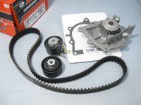 LR032527_GAT К-кт ГРМ (ремень + 2 ролика + помпа) 2,2D 