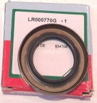 LR000770G Сальник МКПП FR2/EVO