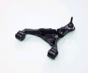 LR063711ES Рычаг передний верхний правый D4/RRS