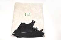 LR001542 Кронштейн крепления фары левый FR2