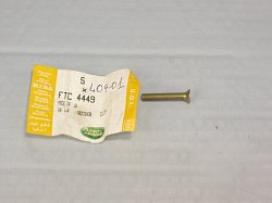 Болт маслянного насоса КПП R380 